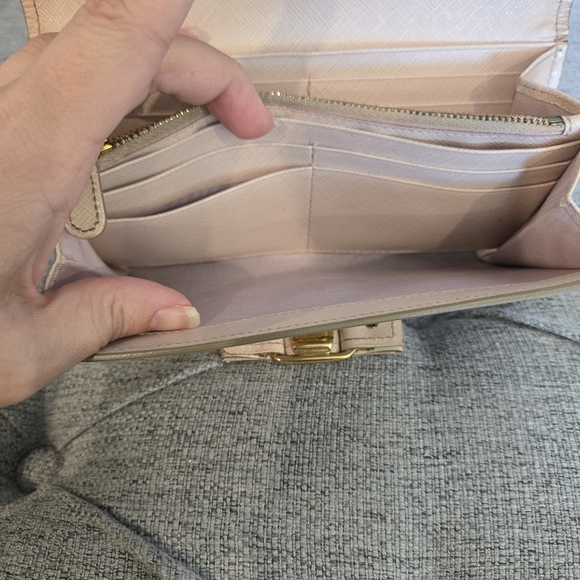 Salvatore Ferragamo Vara Bow Continental Long Wallet - Picture 12 of 15